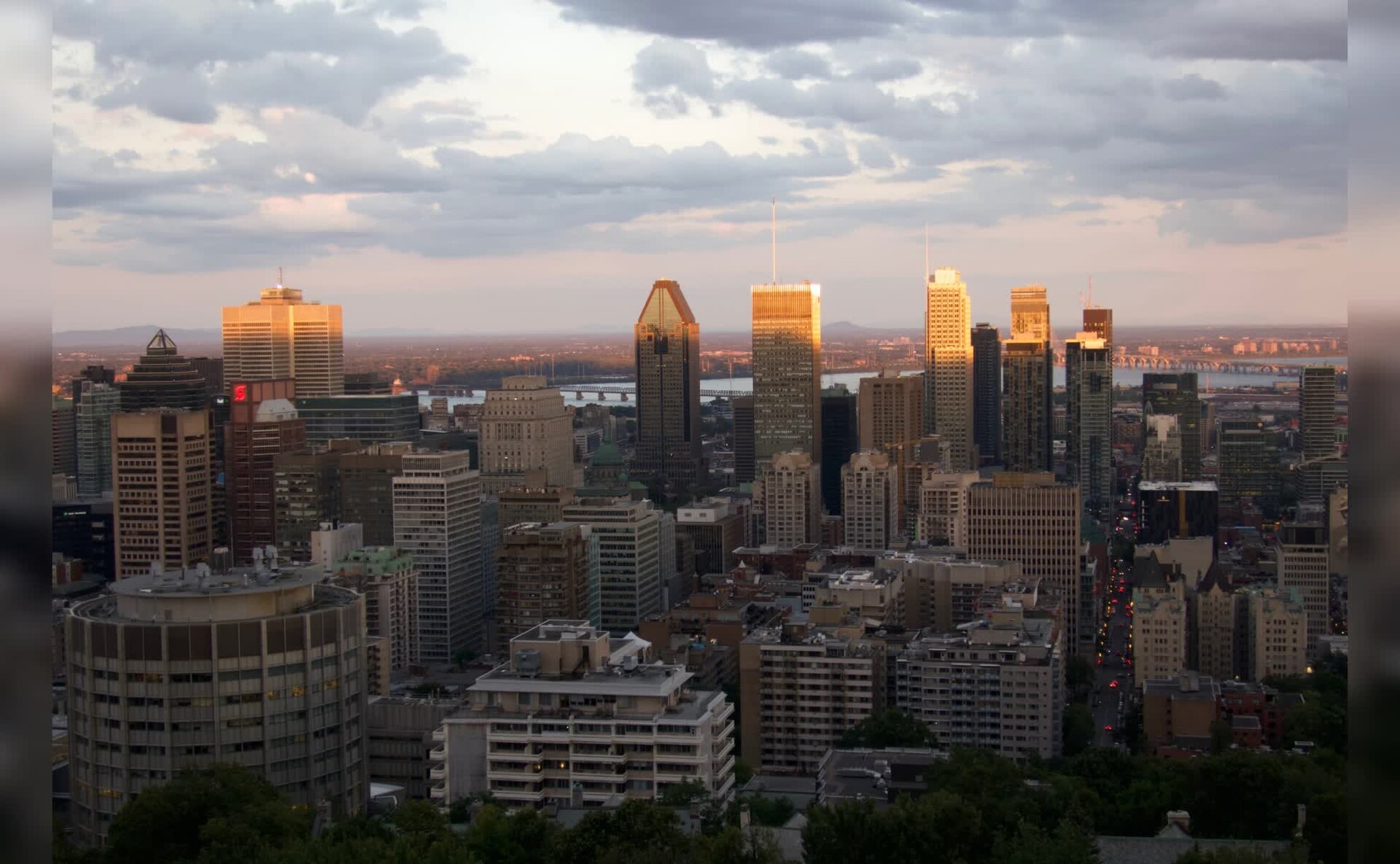 5K加拿大蒙特利尔城市风景Mac动态壁纸